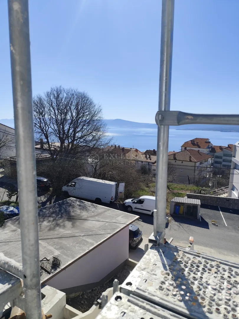kuća -novogradnja - 2 stana-bazen-parking-pogled - slika 19