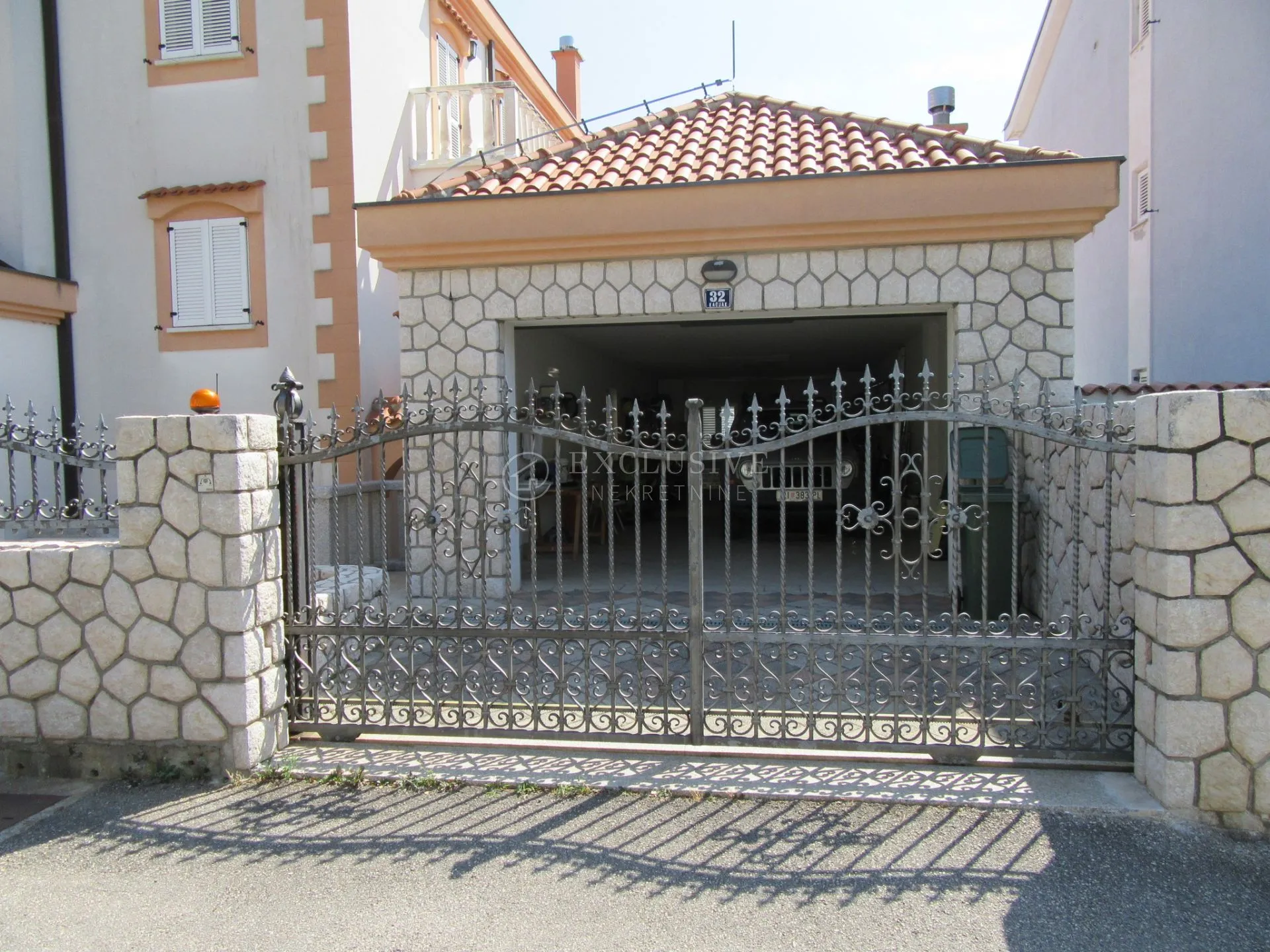 crikvenica-dramalj-kuća s velikom okućnicom - slika 5