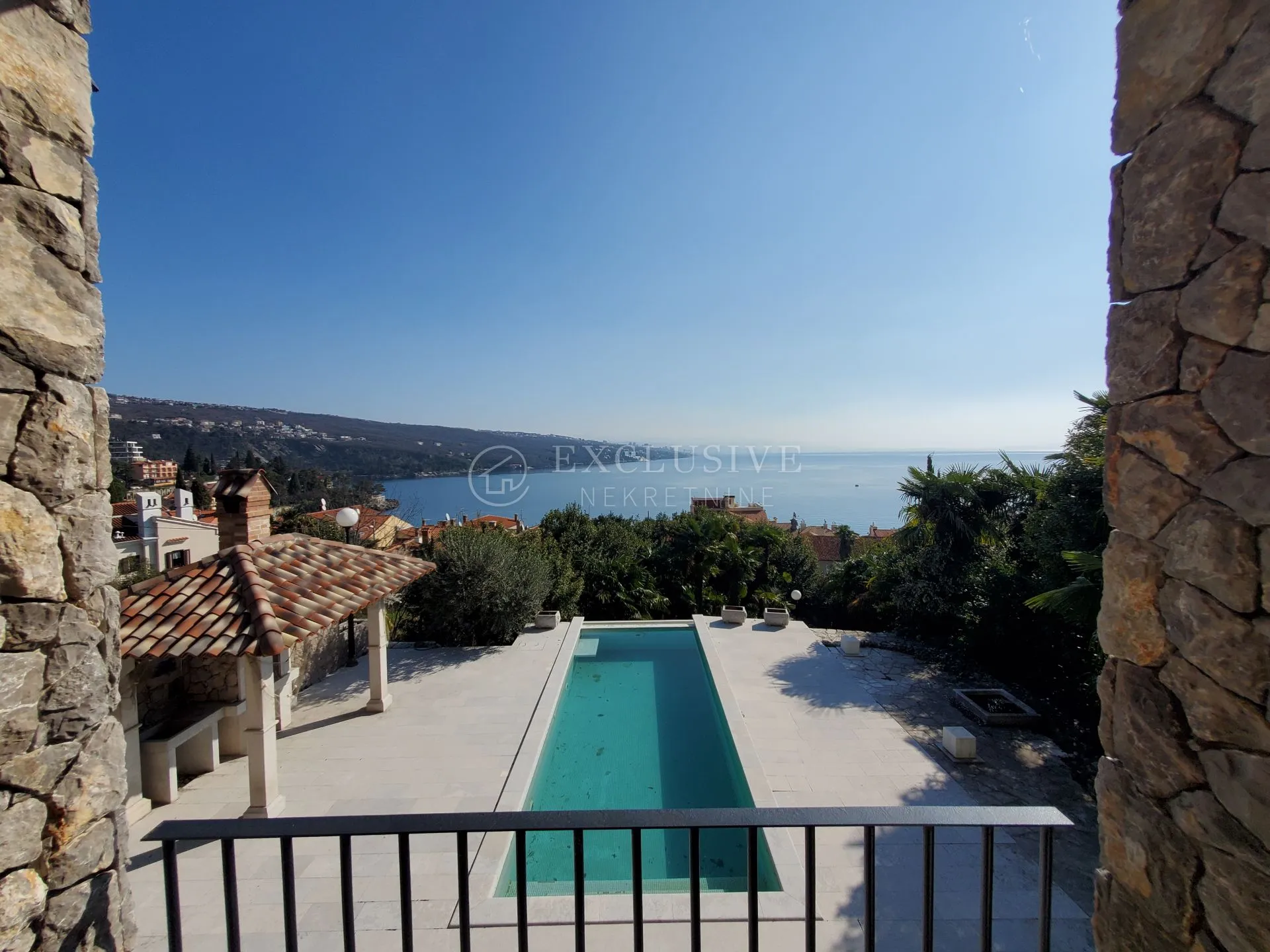 volosko villa s bazenom i lijepim vrtom- 150m od mora !! - slika 1