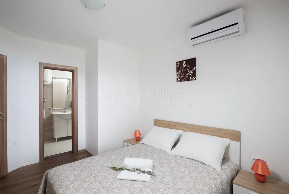 ičići dvoetažni stan 136m2 - slika 9