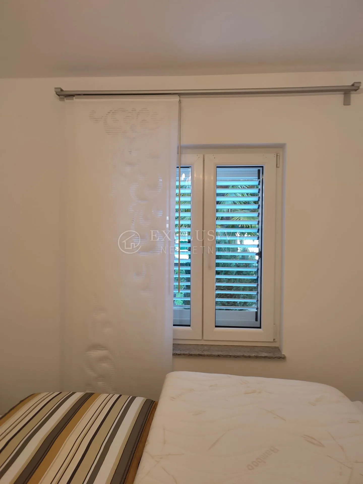 ika - oprić - apartman od dvije stambene jedinice sa bazenom - slika 12