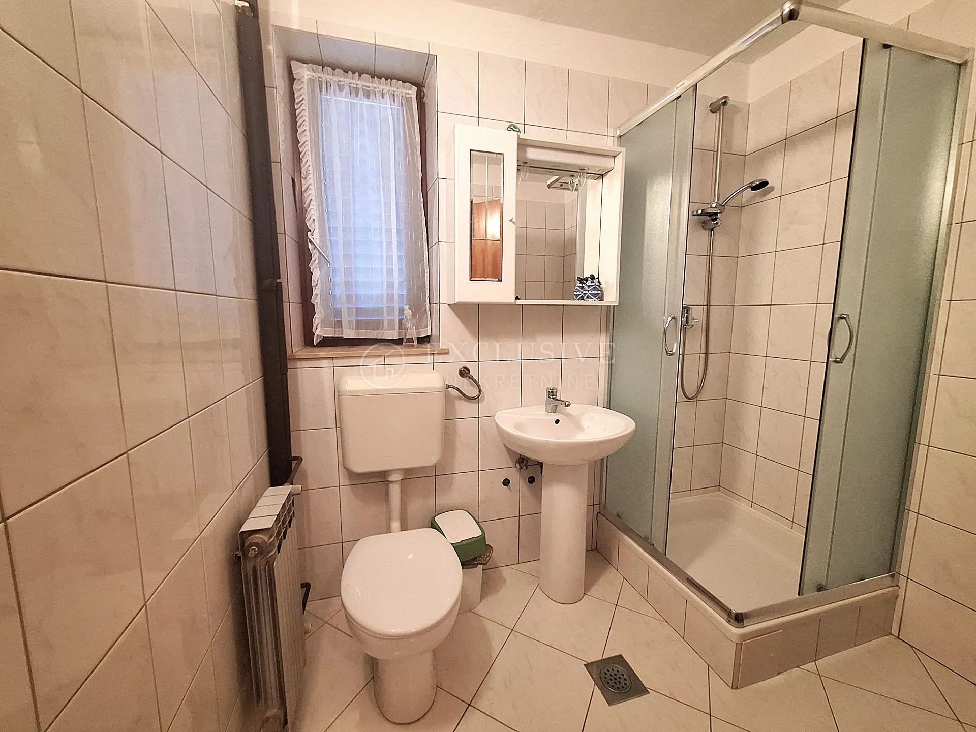 jadranovo - apartmanska vila s bazenom - slika 14