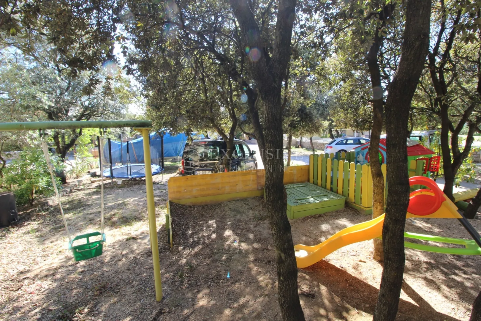 pag, mandre, kuća sa kategoriziranim apartmanima i okućnicom - slika 26