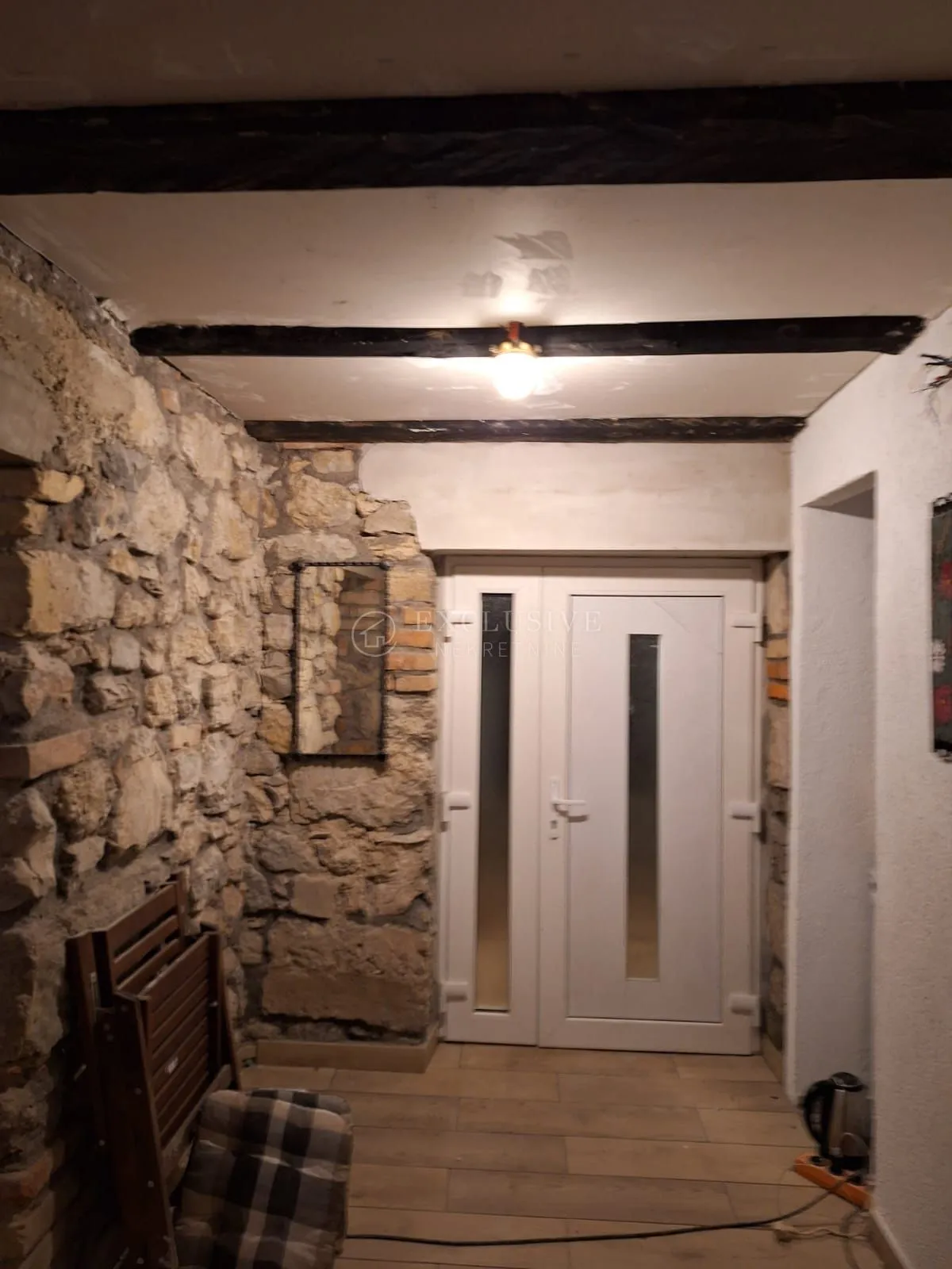 vrbovsko - rijetkost - sređena kuća sa lijepom okučnicom - slika 7