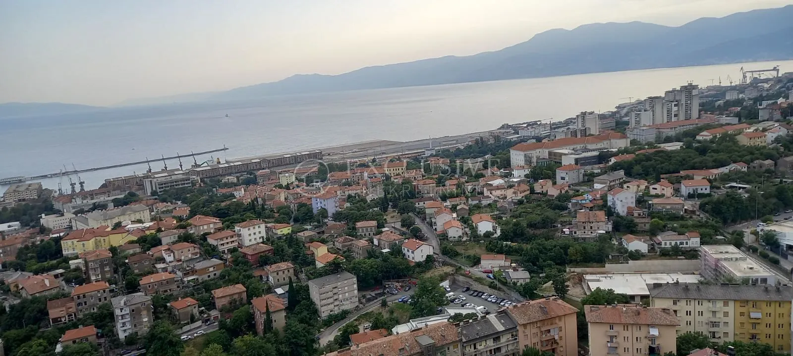 rijeka, rastočine, 3s+db 86 m2 sa balkonom i pogledom na more - slika 2