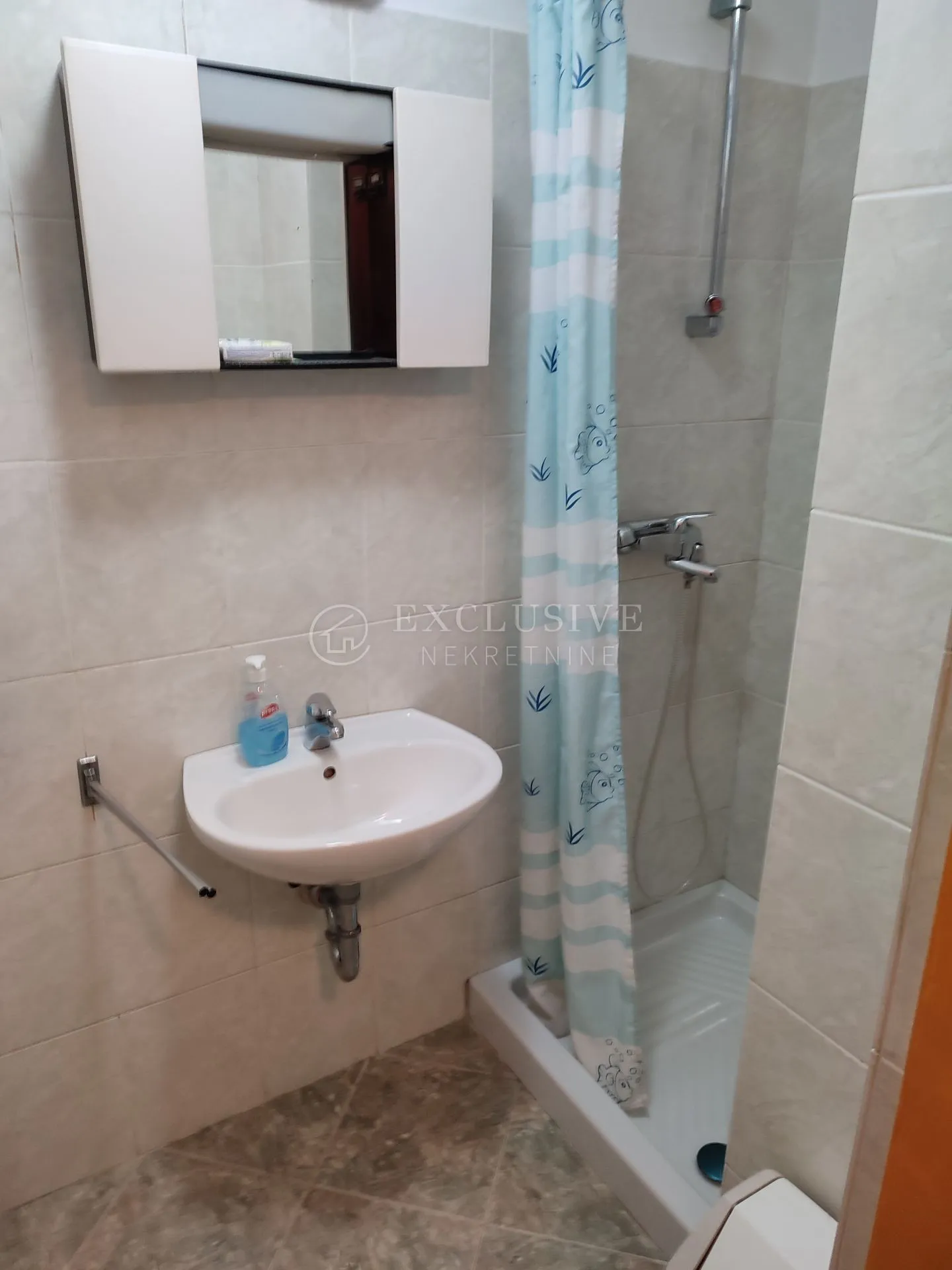 krk-jurandvor - dvoetažni apartman + zaseban apartman, terasa, vrt, parking - slika 6