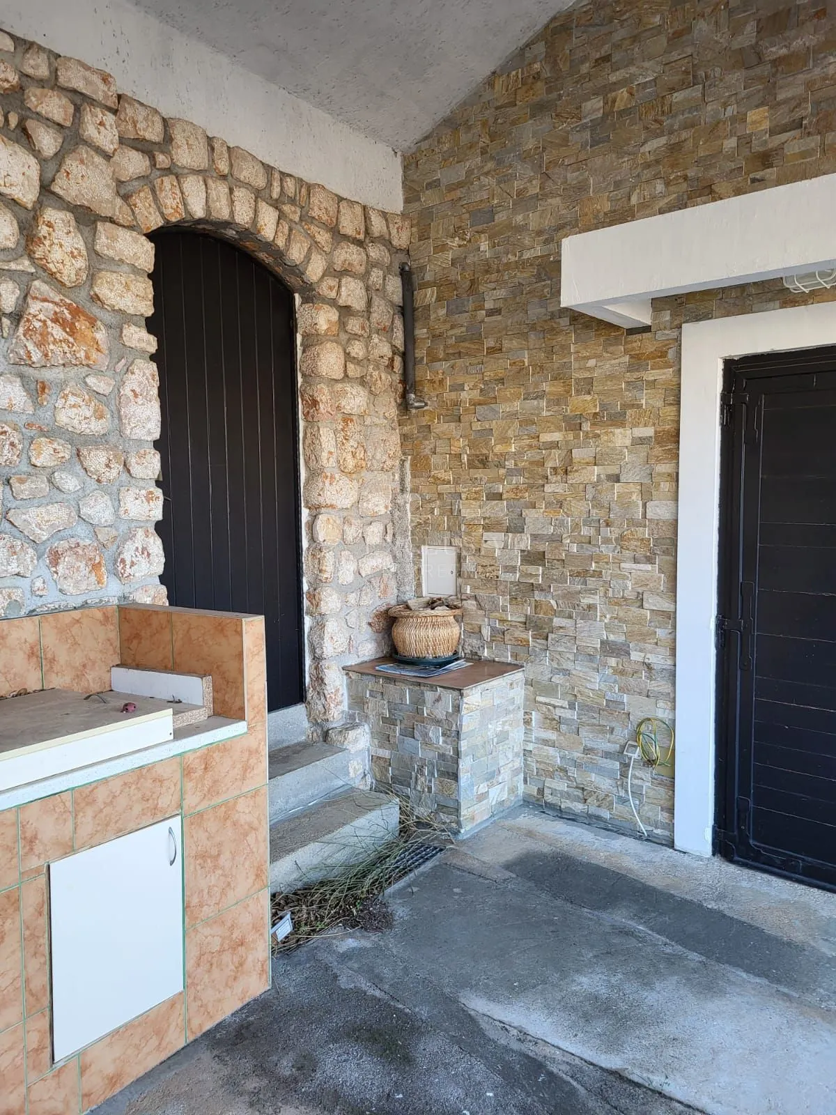 kuća, donja klada, 100m2 sa terasom 60 m2 i pogledom - slika 4