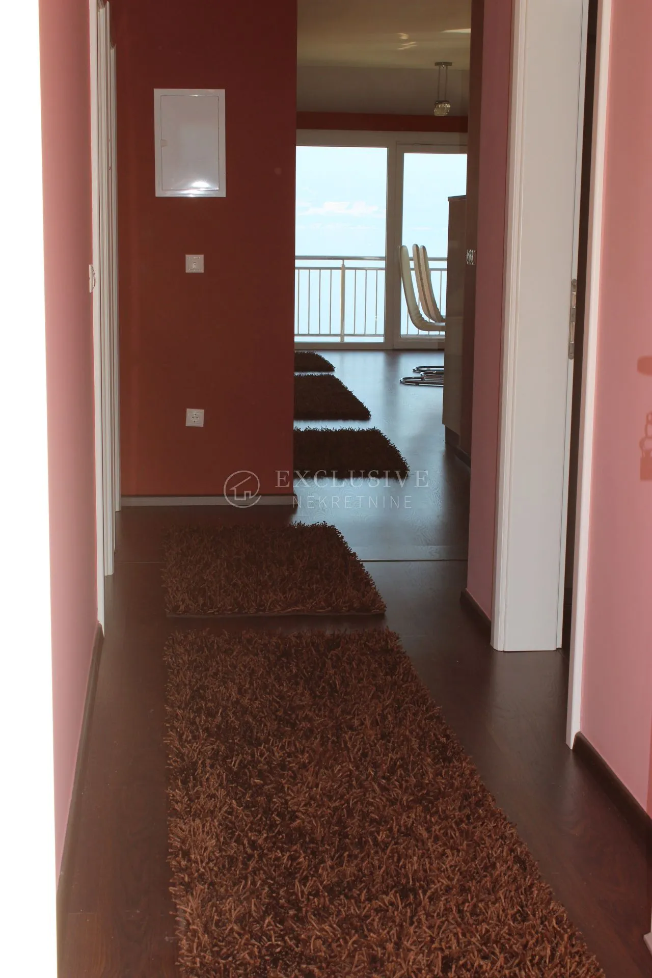 krk, vrbnik - prekrasna apartmanska vila u prvome redu do mora - slika 17