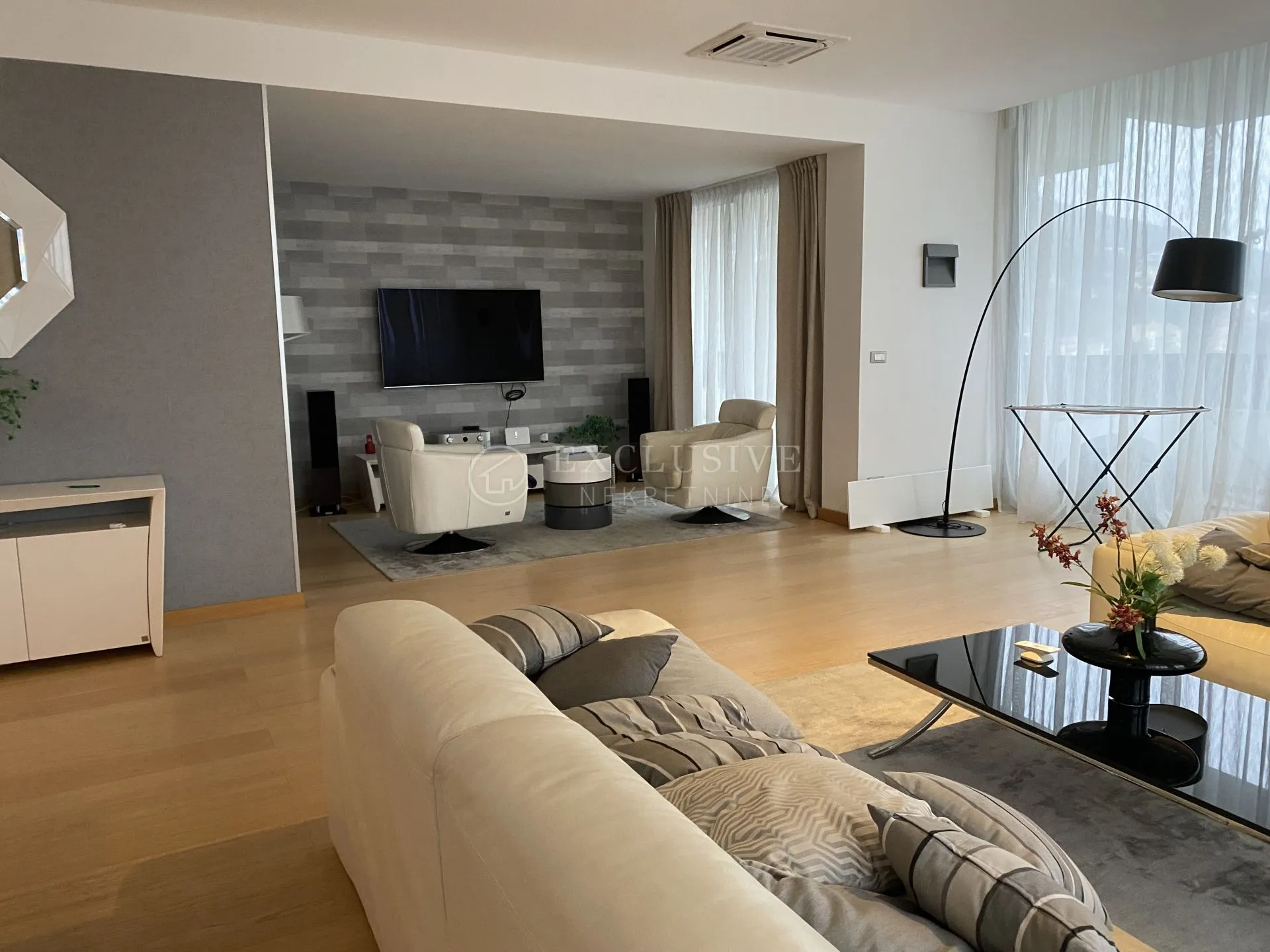 ekskluzivna villa na top lokaciji - slika 9