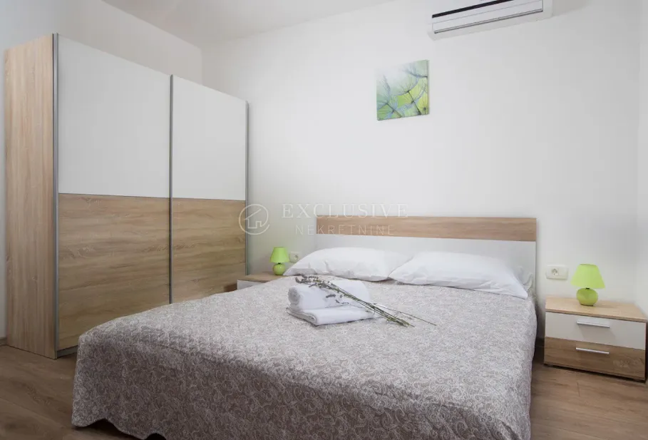 ičići dvoetažni stan 136m2 - slika 10