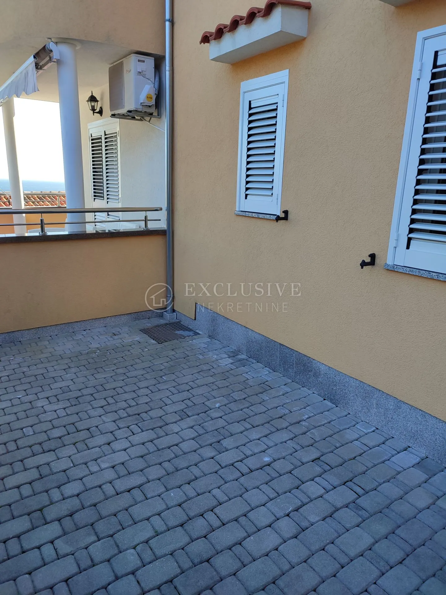 ika - oprić - apartman od dvije stambene jedinice sa bazenom - slika 28