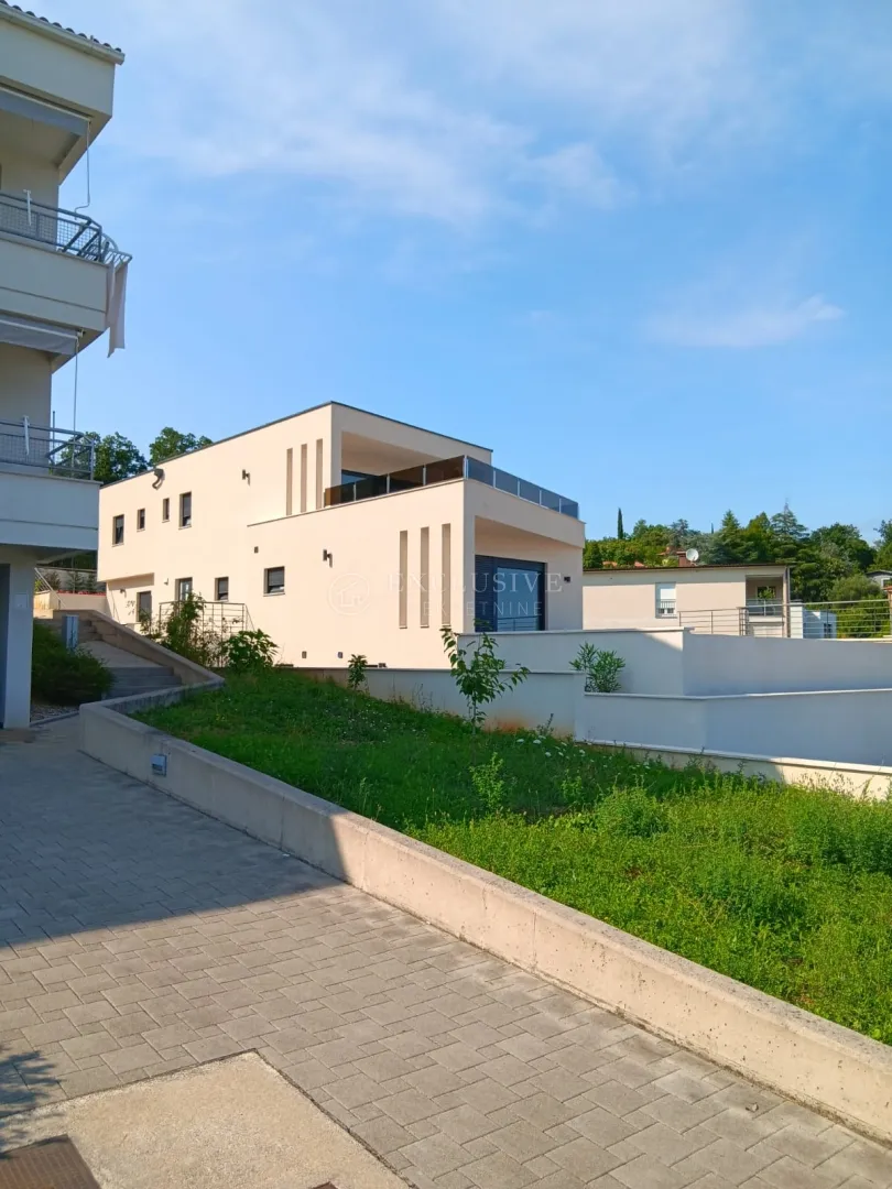 lovran moderna villa u blizini mora ! - slika 6