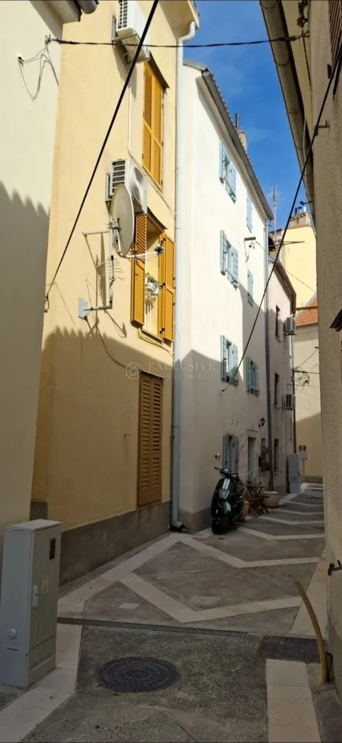 senj, 3s 58 m2 sa dvije terase u starom gradu - slika 6