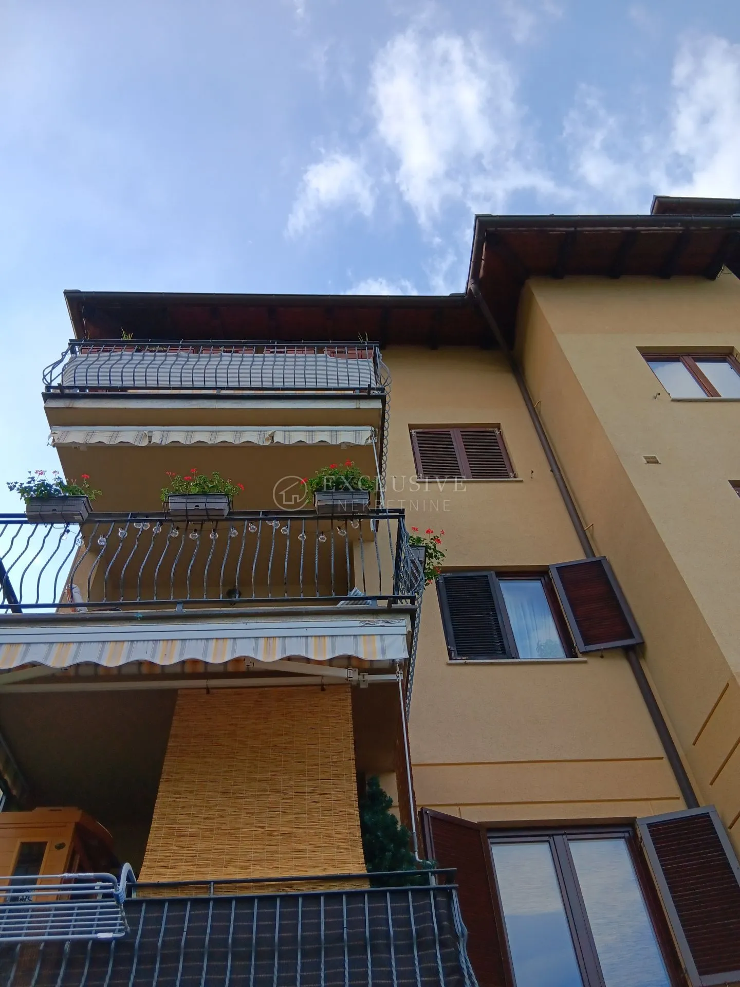 opatija-ičići- dvoetažni stan 3s+db s garažom - slika 2
