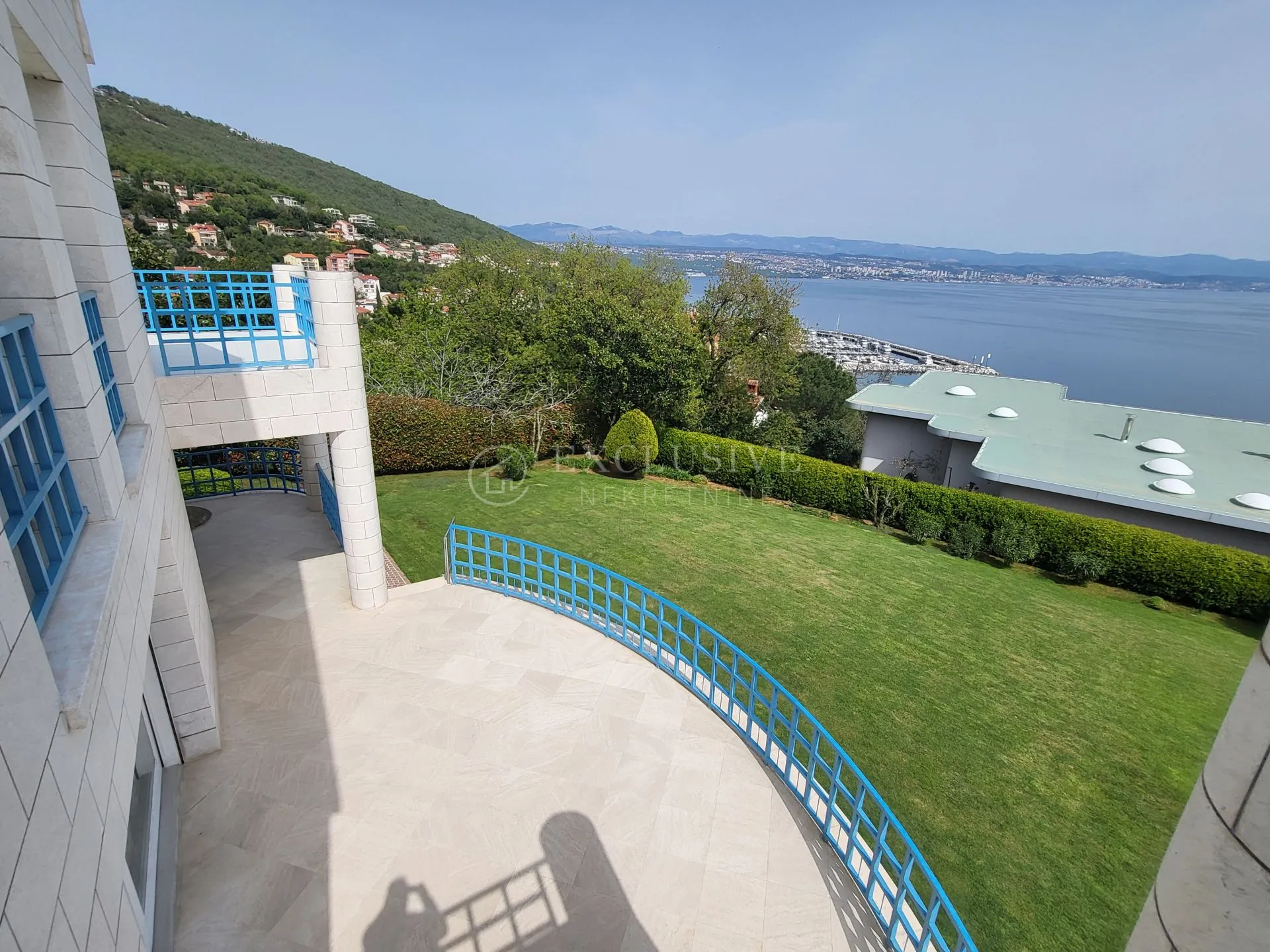 opatija, ičići - jedinstvena vila s unutarnjim bazenom i velikom okućnicom, mir i pogled na more - slika 22
