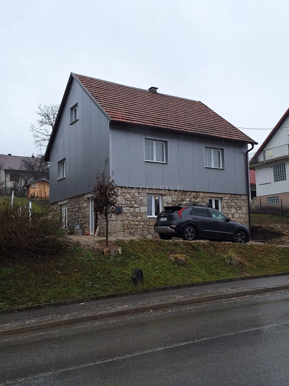 vrbovsko - rijetkost - sređena kuća sa lijepom okučnicom - slika 5