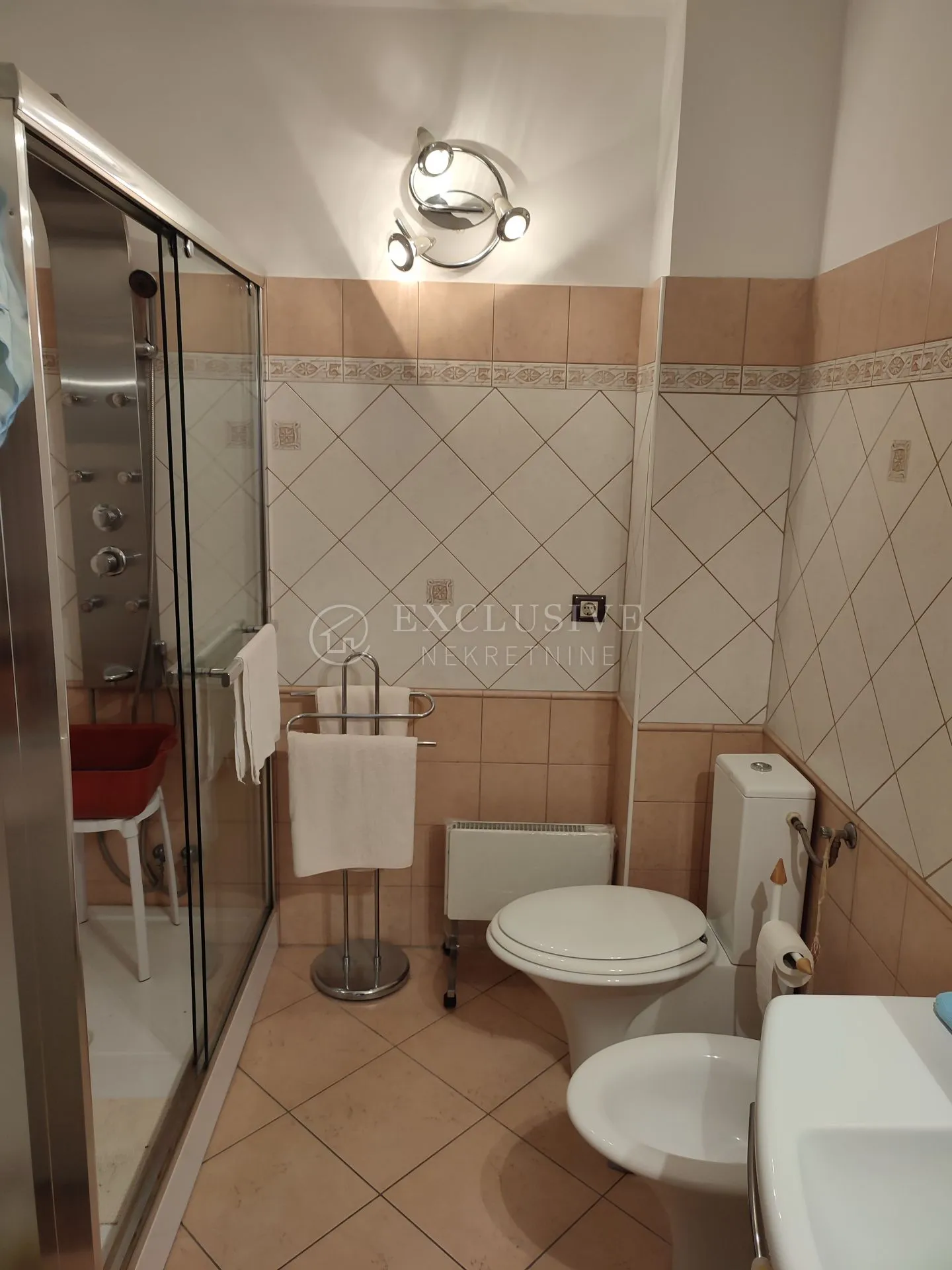 lovran - dvoetažni stan od 101m2 - slika 13