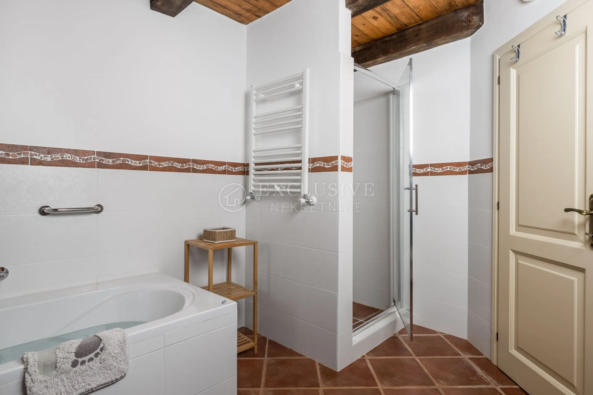 istra, tinjan - prekrasna kamena vila s bazenom - slika 25