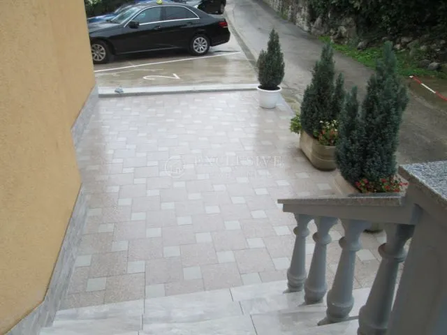 opatija-oprić - krasan stan - krasan pogled - parking - slika 19