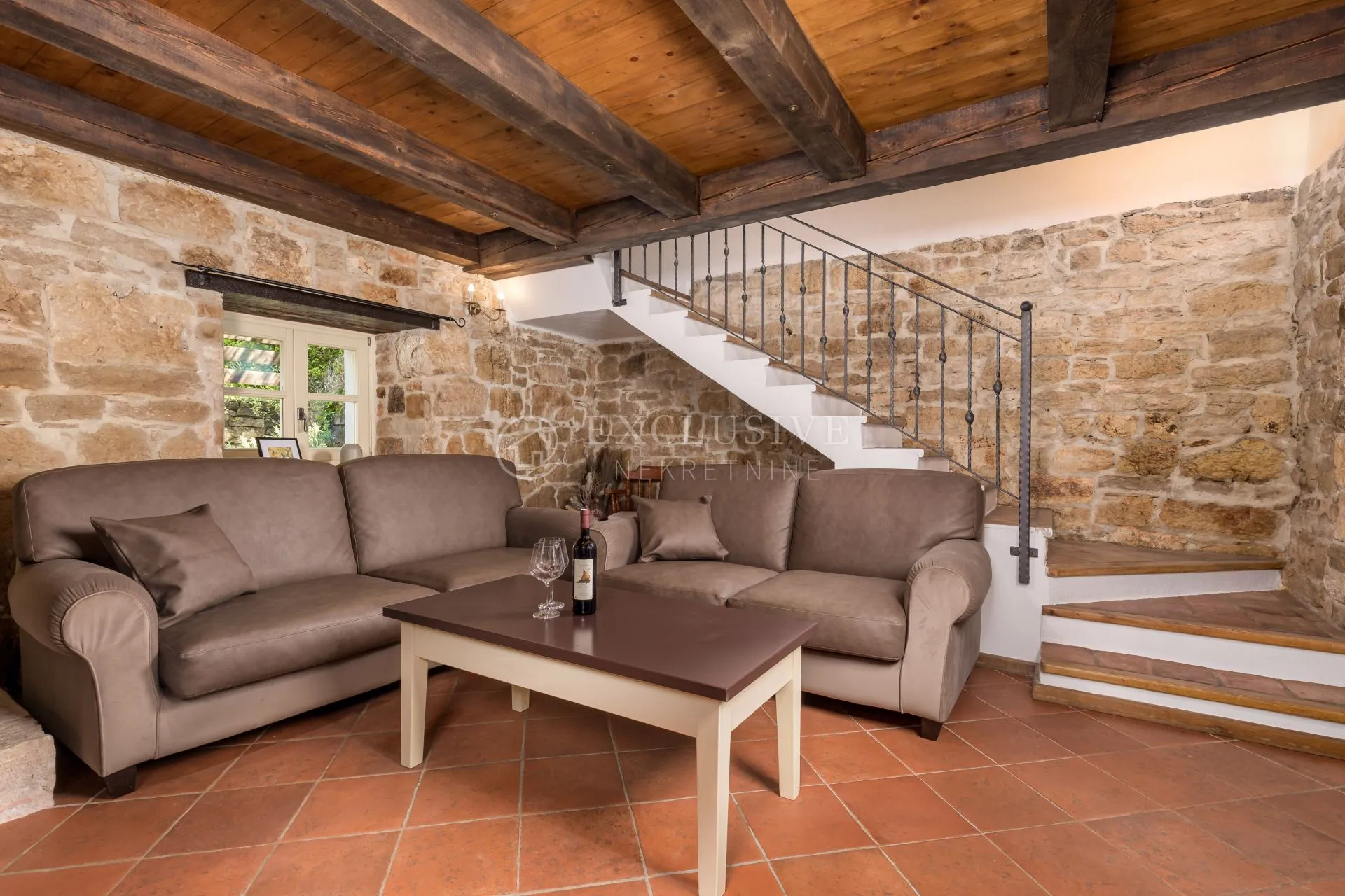 istra, tinjan - prekrasna kamena vila s bazenom - slika 37