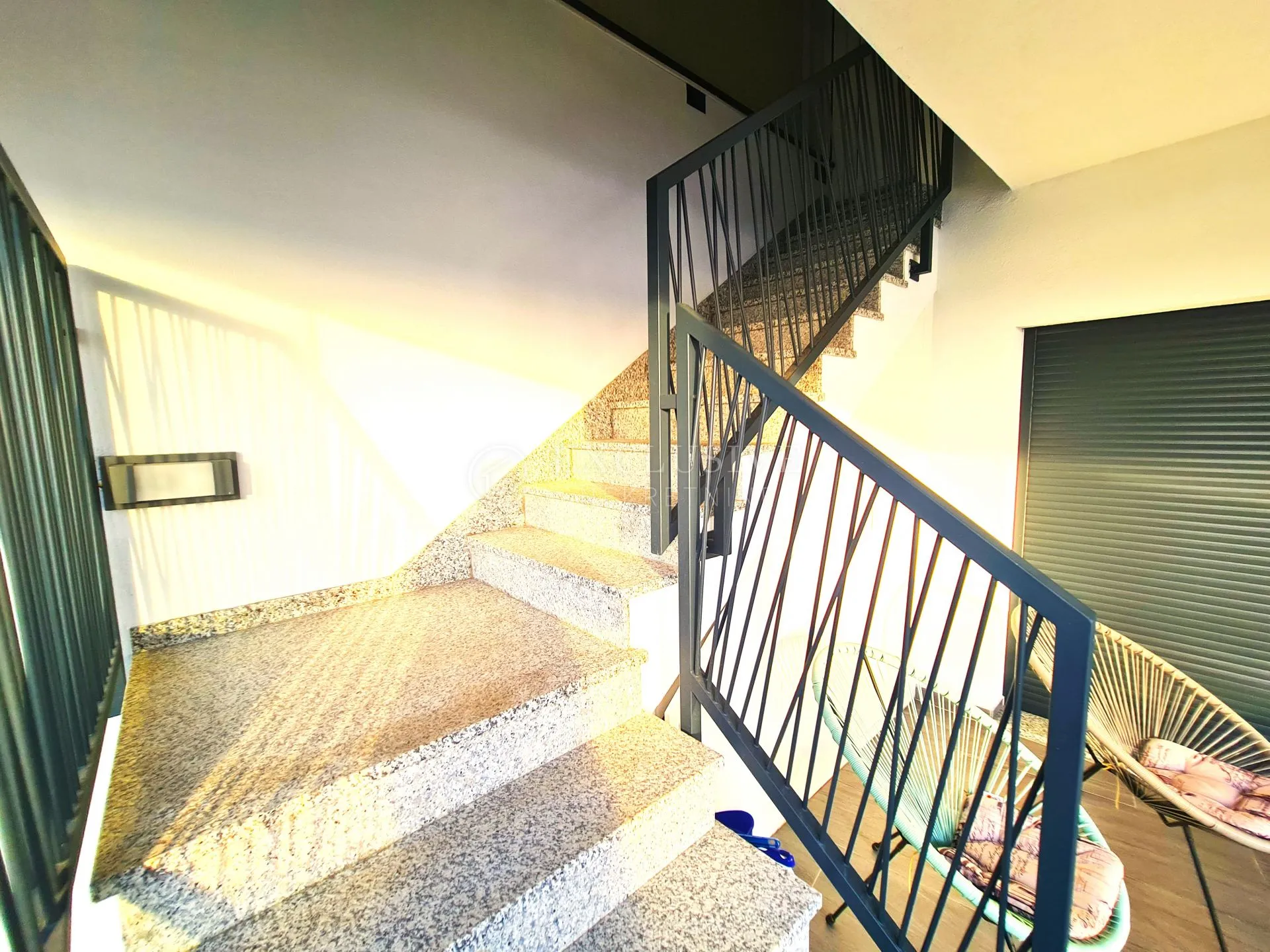 dramalj - predivni penthouse sa garažom i zasebnim apartmanom - slika 30