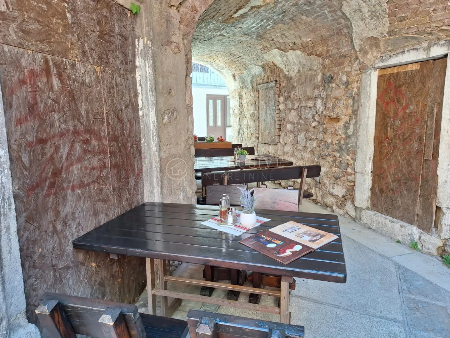 senj, centar, zgrada 450 m2 za adaptaciju - slika 4
