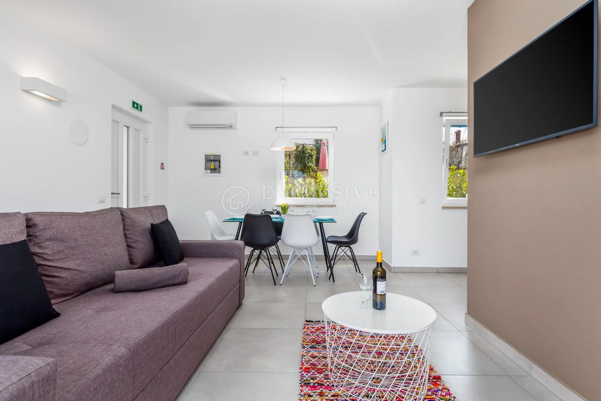 božanstvena rezidencija s villom i 6 apartmana - slika 23