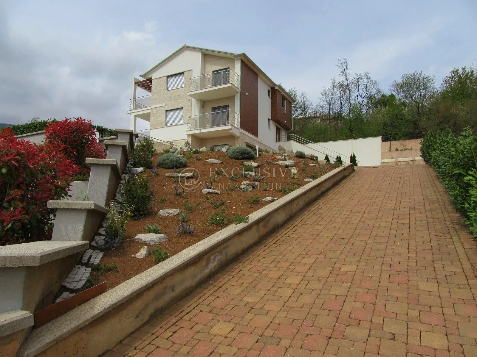 opatija-poljane-prekrasna obiteljska villa sa bazeom i video nadzorom- - slika 2