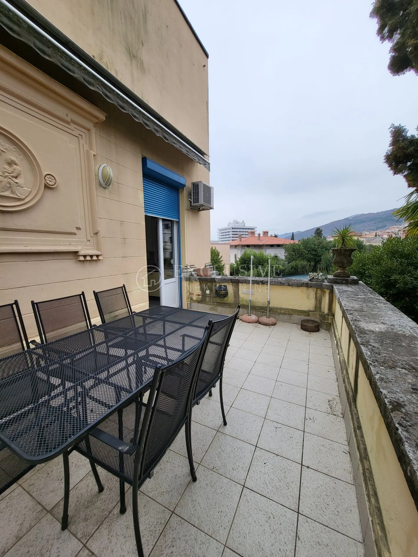 opatija centar - prekrasan stan u vili 2.red od mora s parkingom !! - slika 7