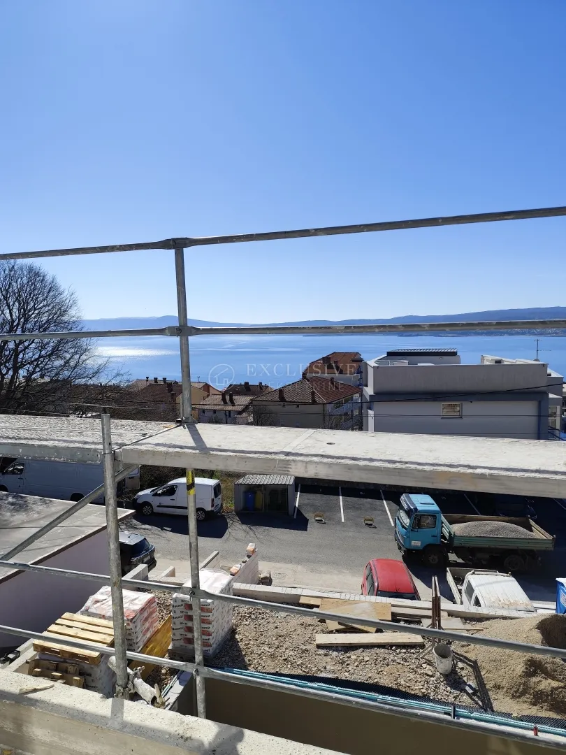 kuća -novogradnja - 2 stana-bazen-parking-pogled - slika 20