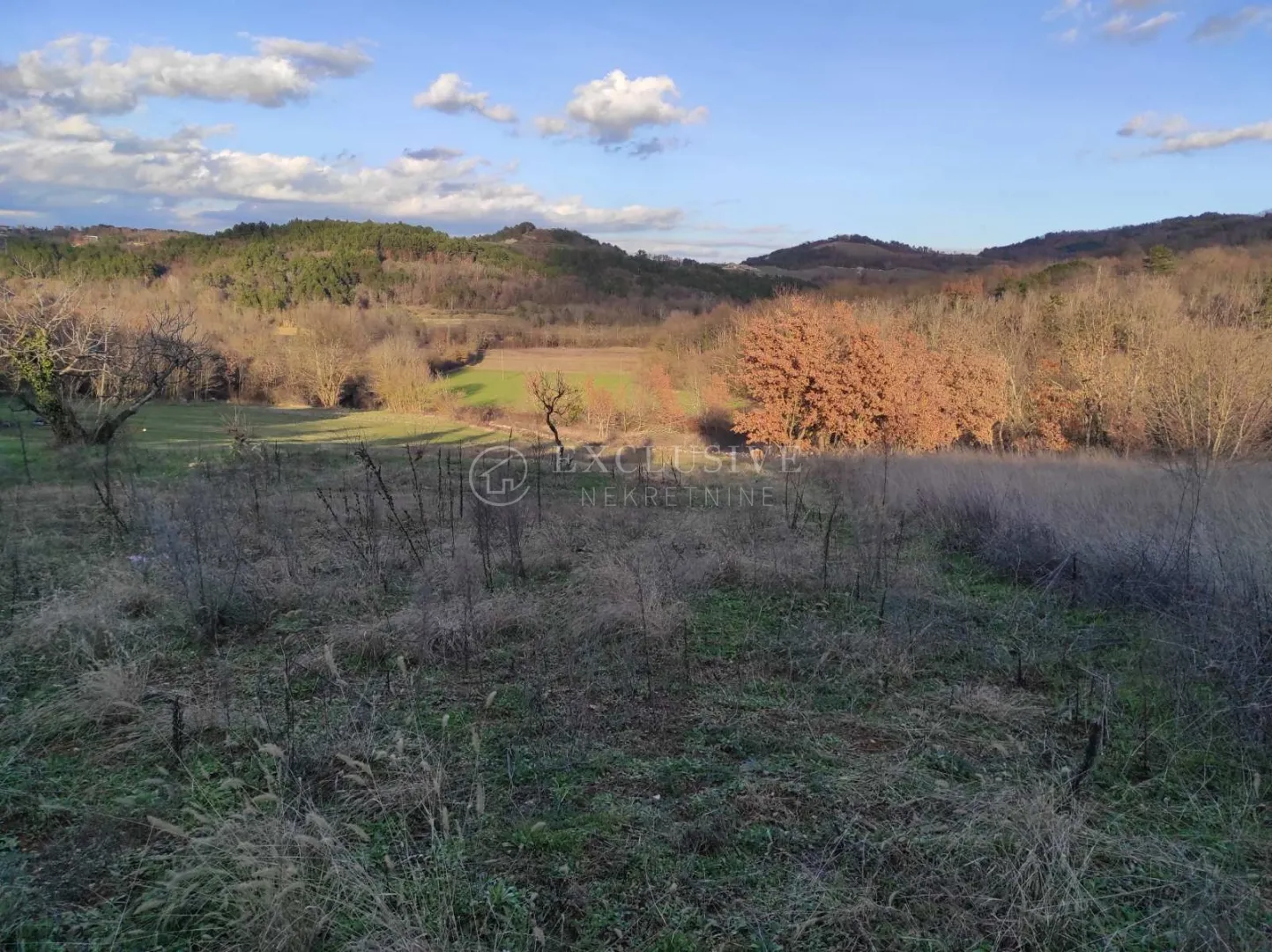 Istra - Karojba - Gradjevinsko Zemljiše Pravilnog Oblika