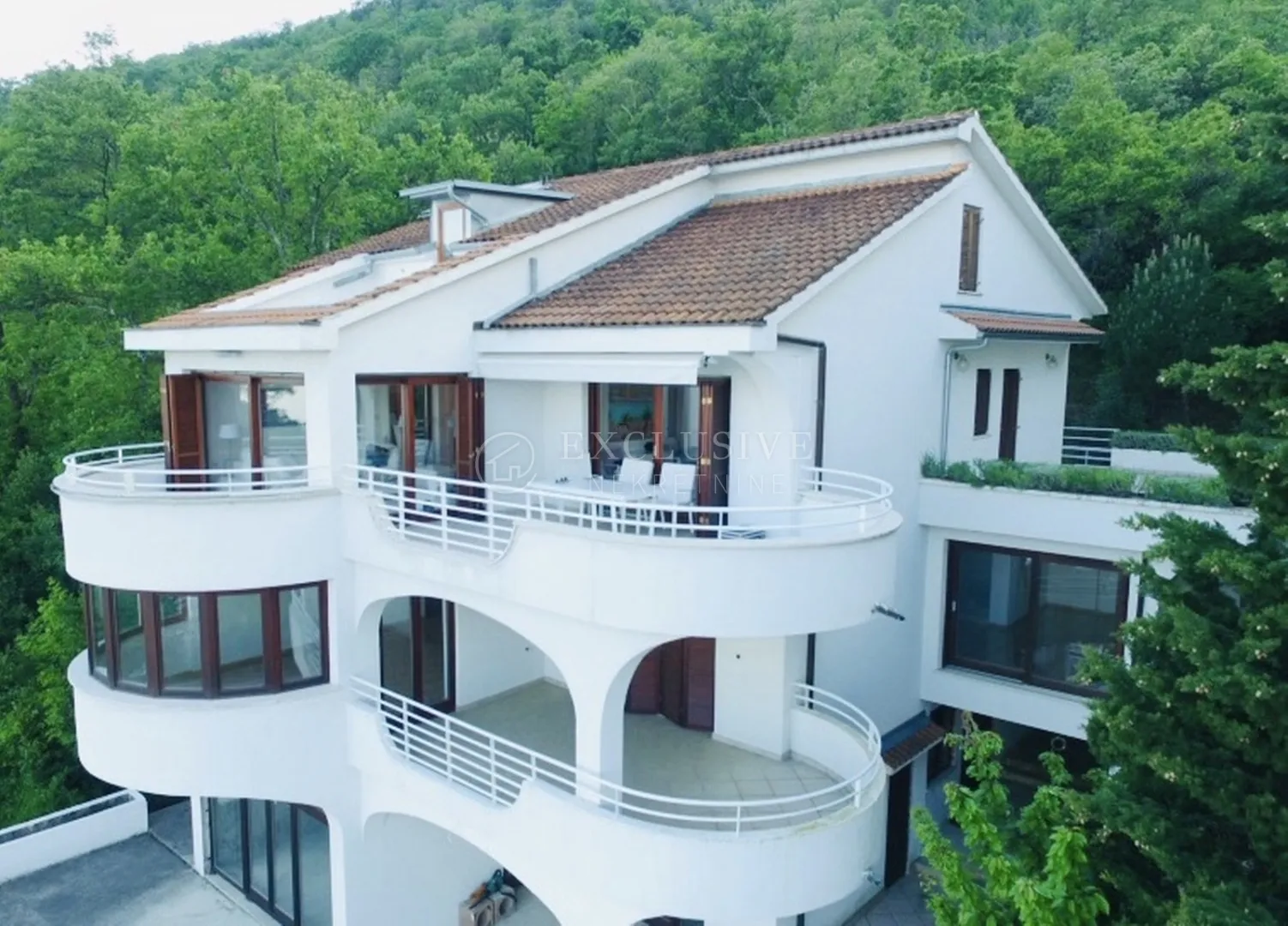 opatija - stan 2s+db u vili - panoramski pogled - parking - slika 19