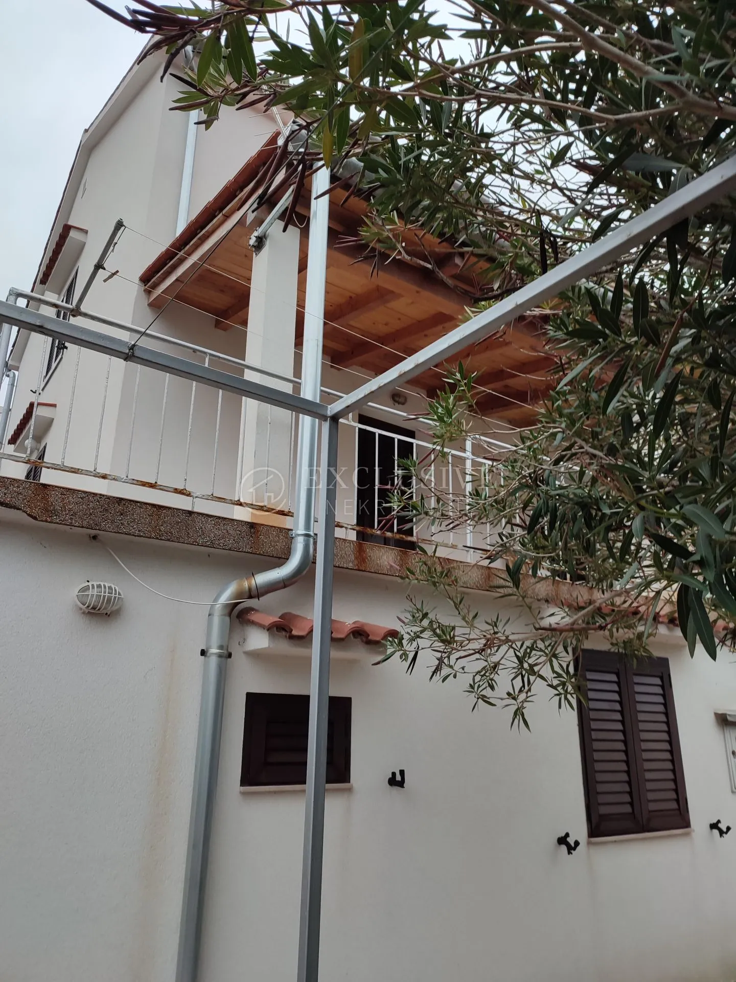 krk-jurandvor - dvoetažni apartman + zaseban apartman, terasa, vrt, parking - slika 13