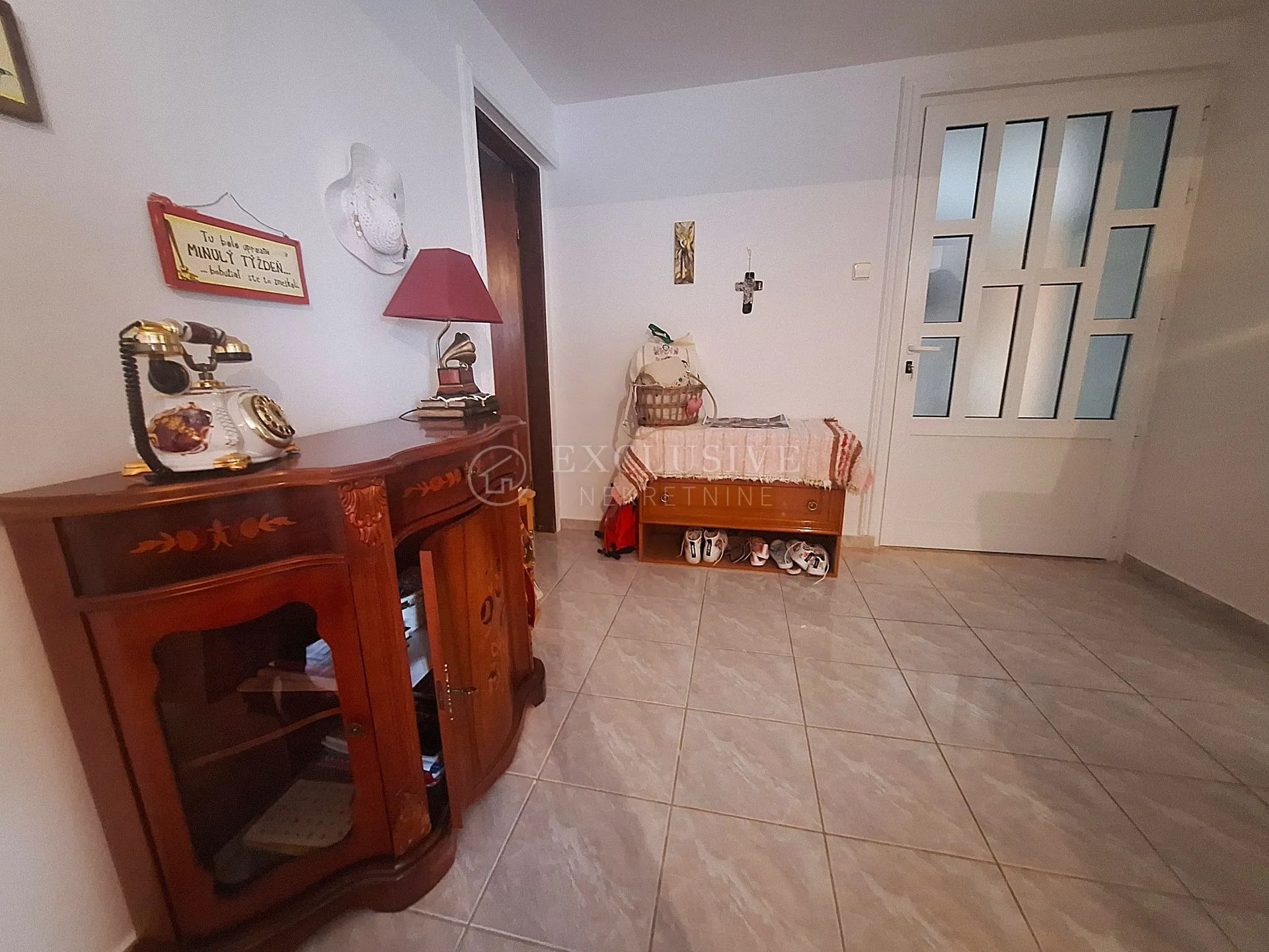jadranovo - apartmanska vila s bazenom - slika 4