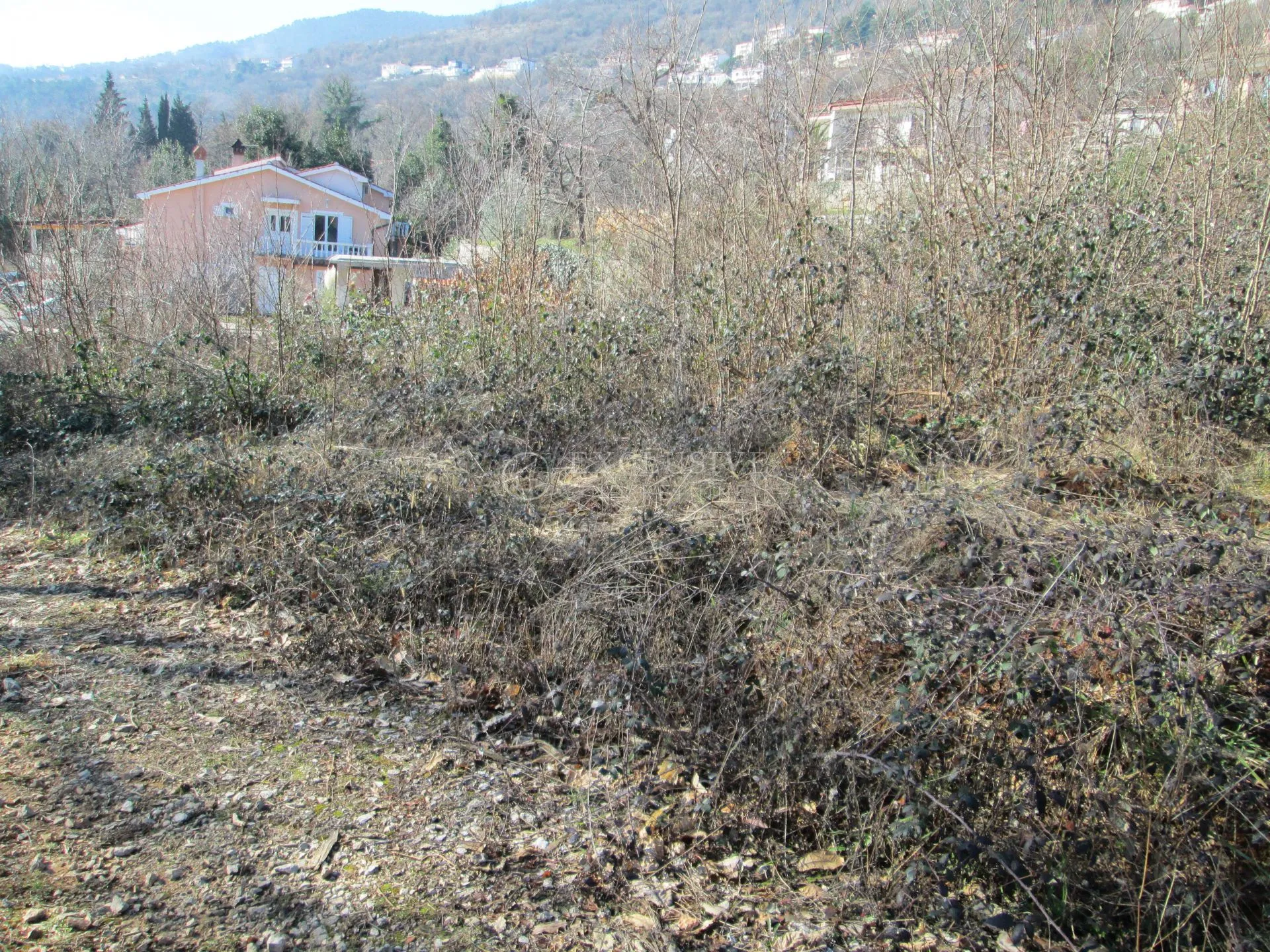 lovran -lokve - teren sa gradjevinskom dozvolom za obiteljsku kuću i b - slika 3