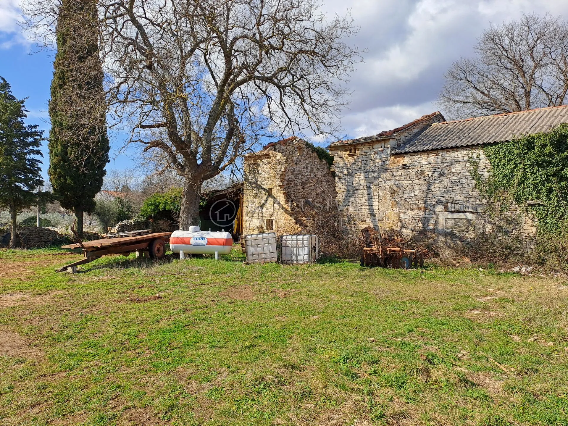 glavani, kuće starine 4 objekta sa 2000 m2 - slika 4