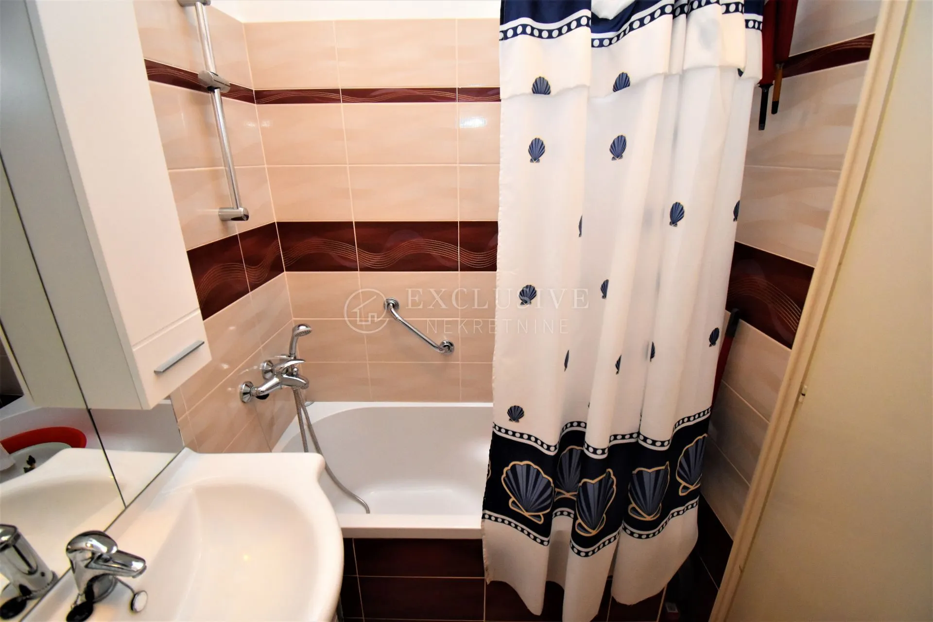opatija strogi centar-etaža 4s+db stan 130m2 - slika 17