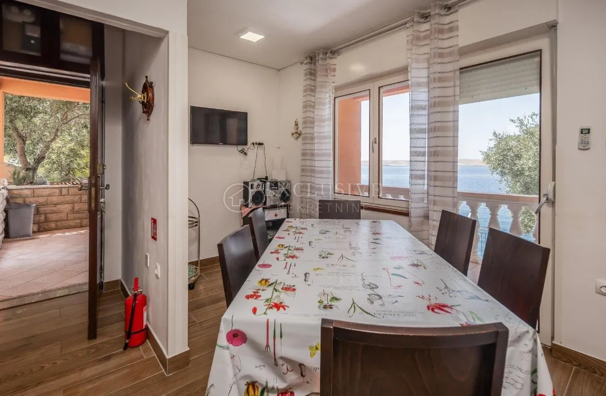 kvarner,karlobag - kuća prvi red uz more - slika 12