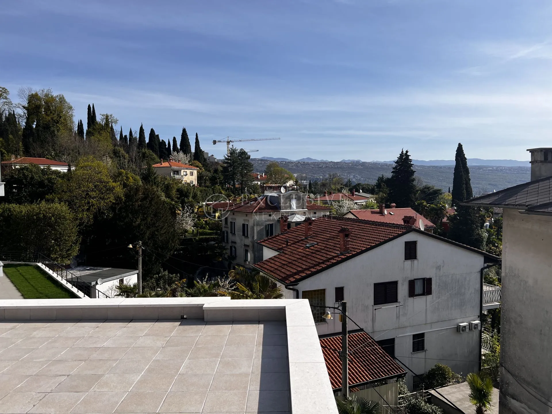 opatija-centar stan u vili 200m2 s parkingom - slika 14
