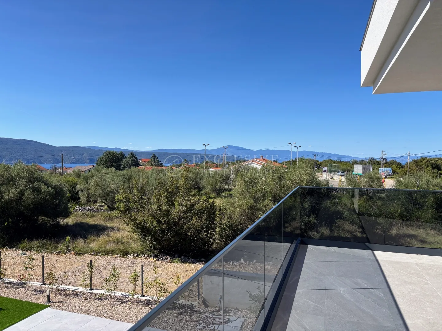 otok krk - samostojeća vila s pogledom na more - slika 16