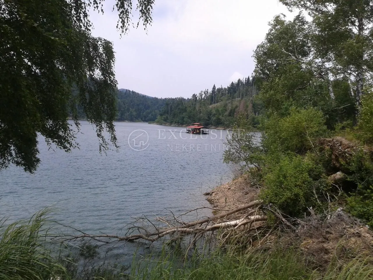 gorski kotar - brvnara na jezeru sa 3629m2 terena i izvorom vode - slika 7