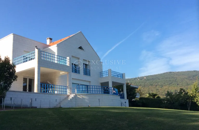 opatija, ičići - jedinstvena vila s unutarnjim bazenom i velikom okućnicom, mir i pogled na more - slika 29