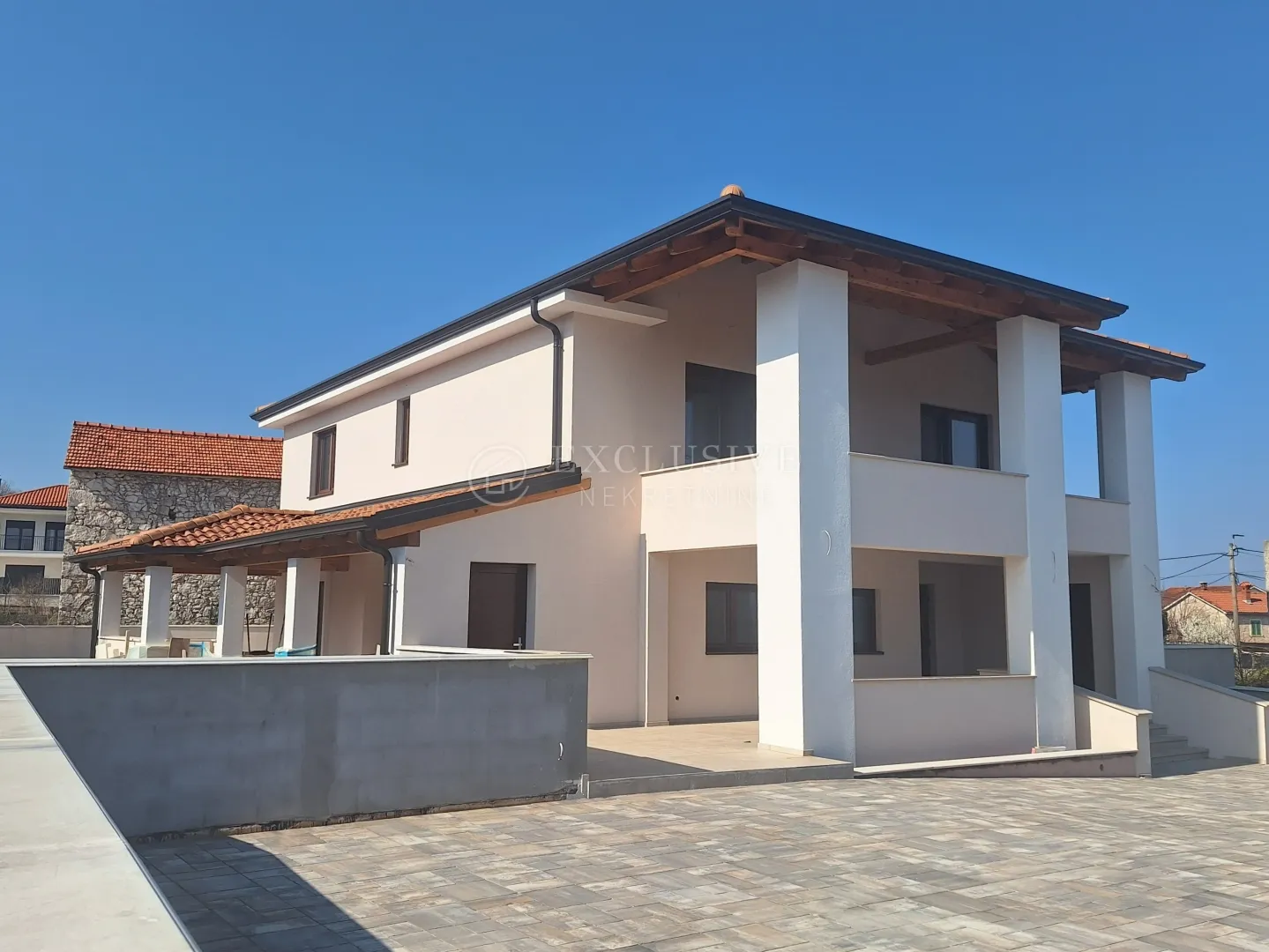 Dobrinj - Samostojeća Kuća S Bazenom