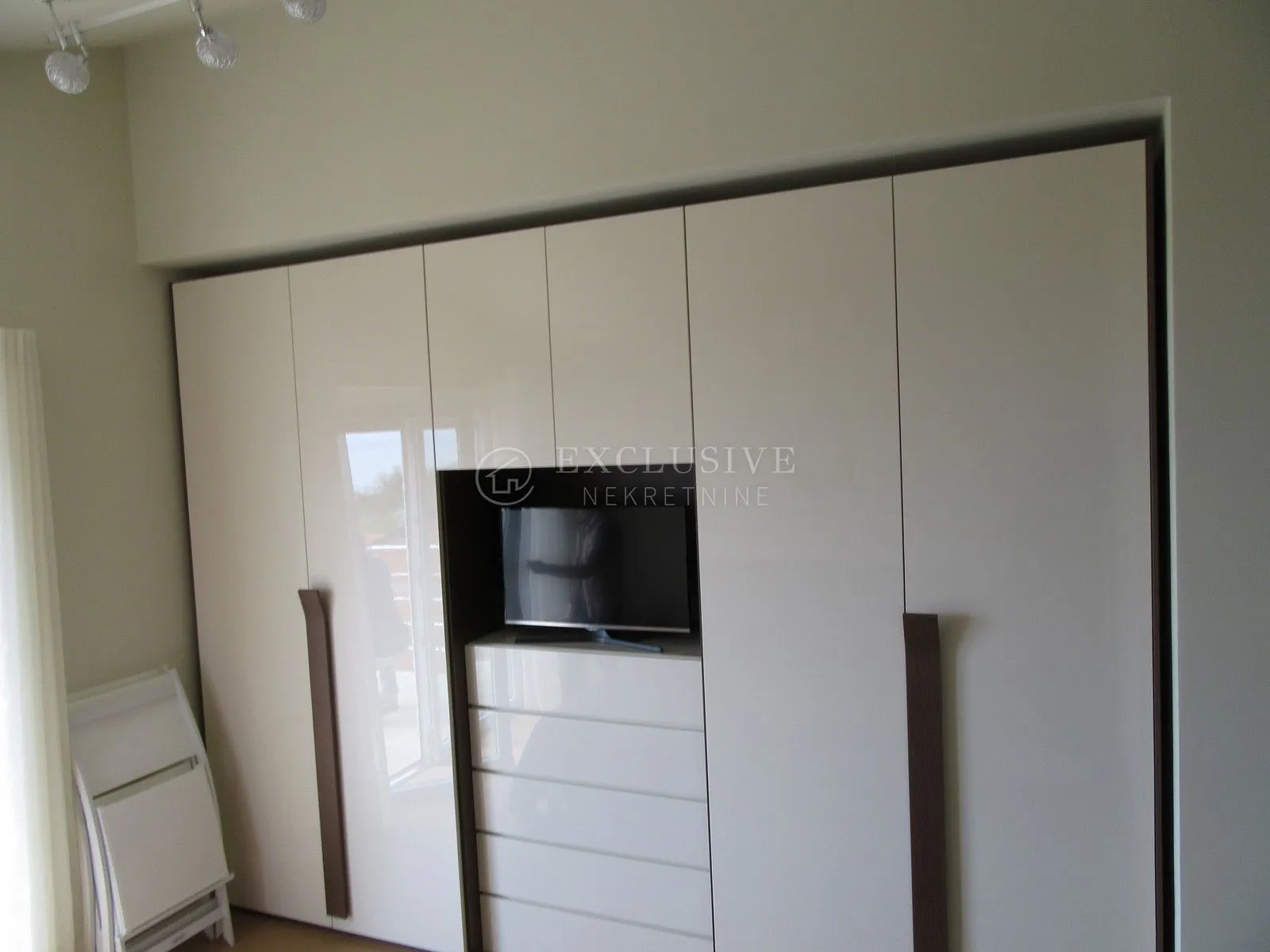 opatija-poljane-prekrasna obiteljska villa sa bazeom i video nadzorom- - slika 35