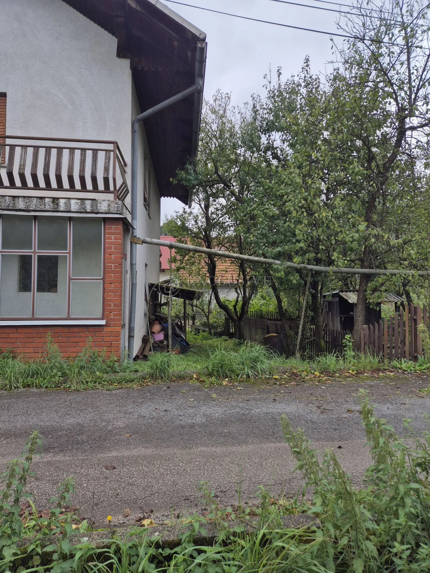 lokve, kuća u centru 344,64 m2 sa okućnicom i vrtom - slika 6