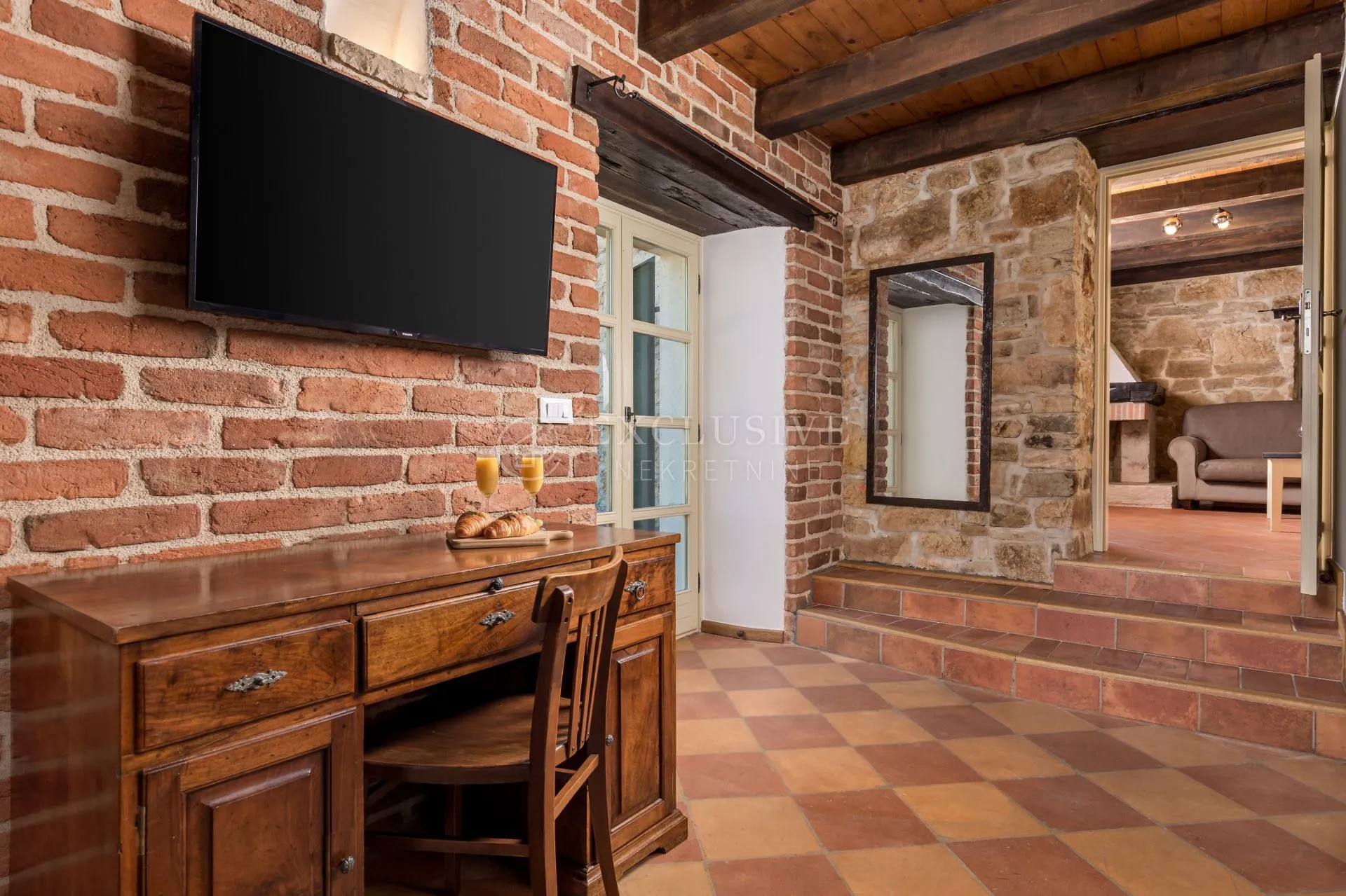 istra, tinjan - prekrasna kamena vila s bazenom - slika 33