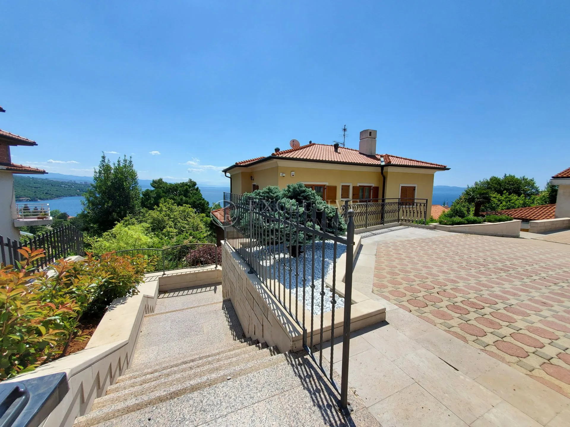 volosko prekrasna luksuzna kuća 350m2 - slika 1