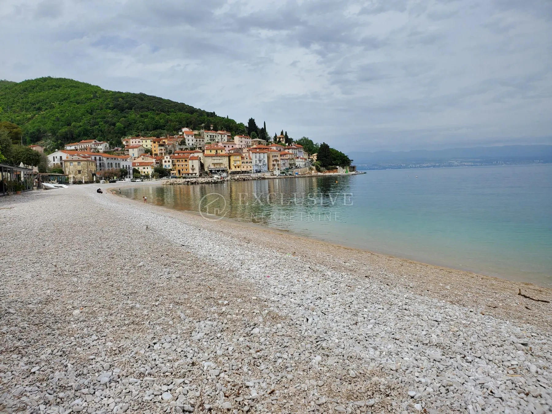 mošćenička draga građevinsko zemljište 250m od mora !! - slika 2