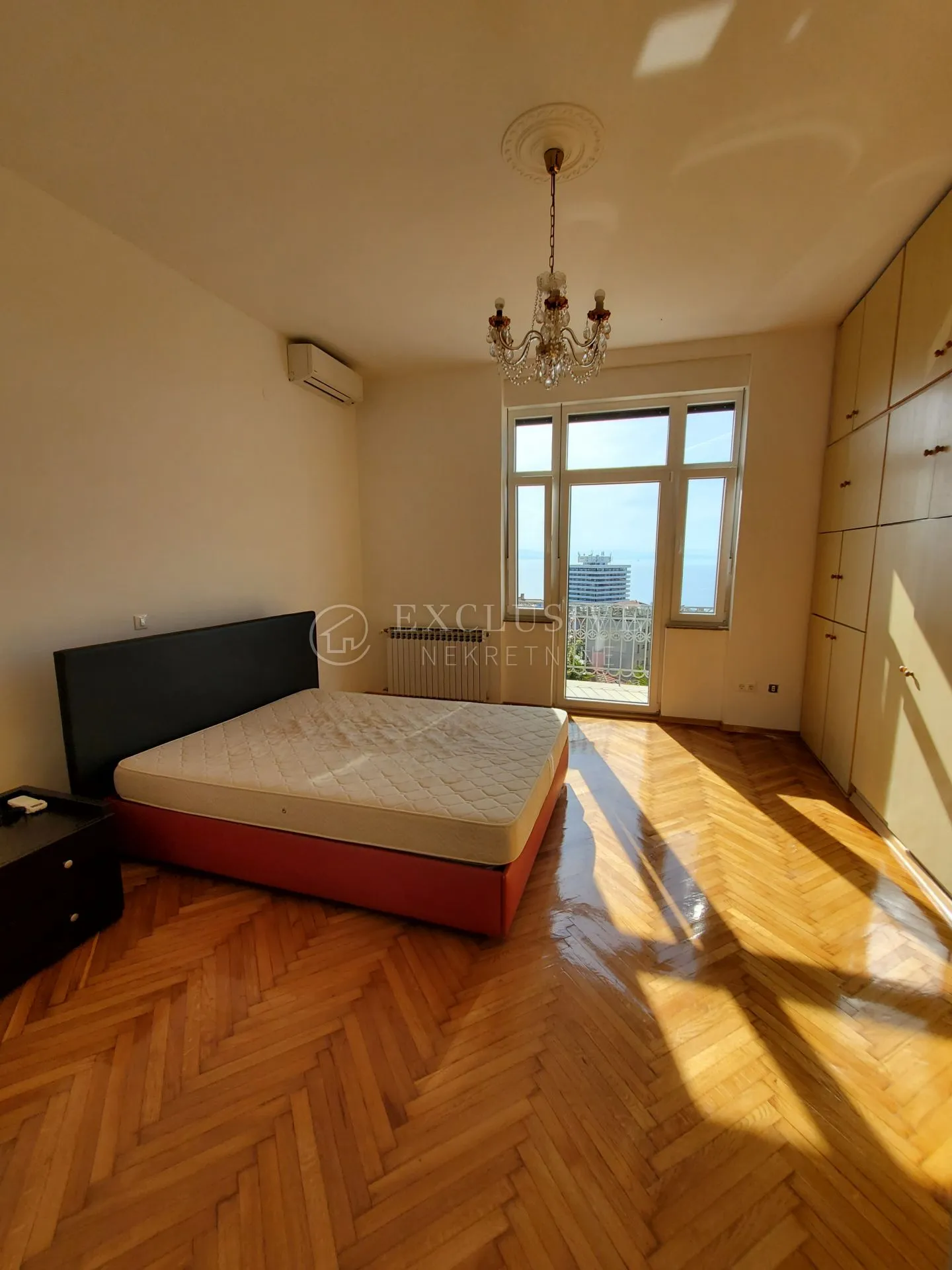 opatija-centar stan u vili 200m2 s parkingom - slika 17