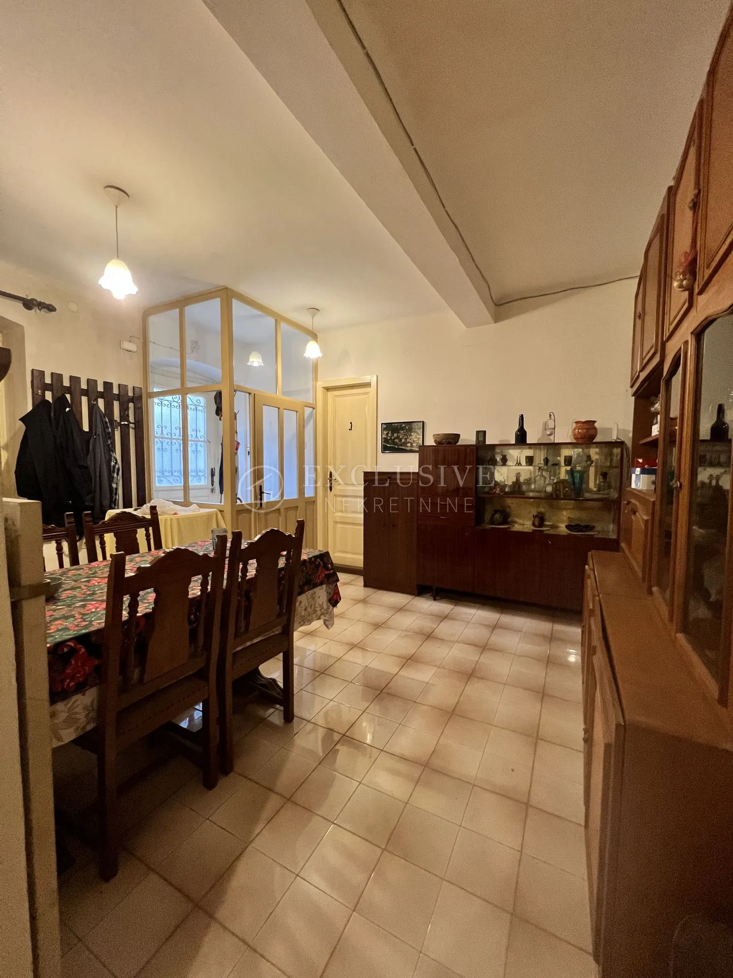 volosko stan 101m2 prvi red do mora - slika 9